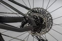 Santa Cruz Blur CC X01 AXS RSV -Cube Parts Soldes MY22 blur details 014