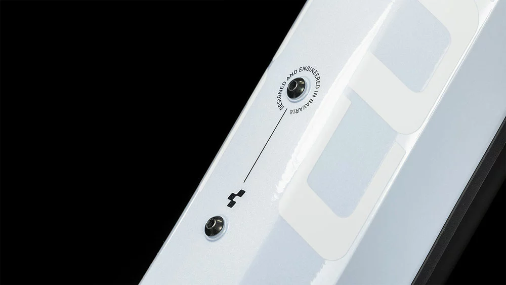 Cube Reaction Hybrid Pro 750 Flashwhite´n´black 6 Cube Reaction Hybrid Pro 750 Flashwhite´n´black – Image 4