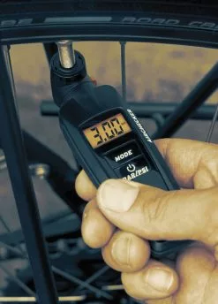 SKS Germany Airchecker - Manomètre Numérique De Pression D'air 11 SKS Germany Airchecker - Manomètre Numérique De Pression D'air -Cube Parts Soldes SKS Airchecker 10001 5